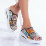 Moteri&scaron;kos ortopedinės klumpės, medicininiai sabo batai, neslystantys &scaron;lepetės, slaugytoja, gydytojas, aku&scaron;erė 40