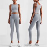 Vienspalvis moterų kūno rengybos jogos rinkinys, pilnas komplektas sustorėjusios liemenėlės, apkarpytos antblauzdžiai, 2 vnt., kostiumas, atsparus pritūpimui, sporto salės drabužiai S