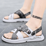 Nauji vyri&scaron;ki basutės Vasaros madingi paplūdimio batai Dviejų paskirčių neslystantys i&scaron;oriniai drabužiai Madingos jaunystės laisvalaikio &scaron;lepetės vyrams 45 pilka