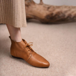 Moteri&scaron;ki batai i&scaron;pardavimas Nauji suvarstomi moteri&scaron;ki batai Rudens smailianosiai vienspalviai trumčiukai žemakulniai madingi batai Zapatos De Mujer 40