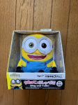 Minionai Bobas dainuojantis kalbantis pliu&scaron;inis žaislas.