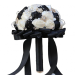 Vestuvinė puok&scaron;tė nuotakai, satininė dirbtinė gėlė, nuotakos puok&scaron;tė su kalnų kri&scaron;tolais ir dirbtiniais perlais, pamergės gėlių puok&scaron;tė su rankena juoda