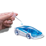 Automobilis važiuojantis sūriu vandeniu be akumuliatorių