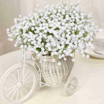 Gypsophila gėlių kompozicijų dekoravimas Namų netikrų gėlių nuotaka, laikanti gėles
