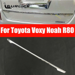 Chromuotas galinio bagažinės dangčio apdailos elementas su numerio plok&scaron;telės apdaila Toyota Voxy Noah R80 2017 2018 m. Bagažinės apsauga VOXY B