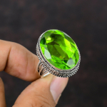 Briaunuotas Peridot žiedas rankų darbo eleganti&scaron;kas papuo&scaron;alas 925 sterlingų sidabro žiedas Unikalus senovinis žiedas visi&scaron;kai naujas brangakmenių papuo&scaron;alas, kurį galima įsigyti žiedo dydžio 6
