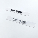 Nauja 3D &scaron;rifto numerių raidžių v12 emblema, skirta BMW M760i serijai F01 F02 G11 G12 automobilio bagažinės vardinės lentelės logotipo lipdukas juodas chromas V12(1pcs) sidabras