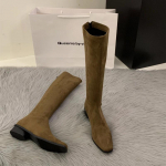 Kokybi&scaron;ki moteri&scaron;ki batai Prabangūs zom&scaron;iniai laisvalaikio batai Dizainerio kvadratinė nosis Liekni ilgi batai Vintage moteri&scaron;ki iki kelių batai Bottes Femmes 40 brown
