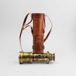 Funkcinis teleskopas, žalvarinis statybinio stiklo optika ir didelio padidinimo kamufliažinė apdaila, 45,72 cm ilgio odiniame krep&scaron;yje