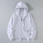 Vyri&scaron;ka vasarinė UV apsaugos striukė su gobtuvu - Itin plona, vėsi, kvėpuojanti, neperpučiama apsauga nuo saulės M