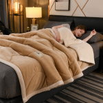 Trijų sluoksnių pastorinta ėrienos vilnos kompozitinė antklodė 200*230cm