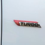 3D Metalinis Turbo Logotipas Automobilio Kėbulo Sparno Emblema Ženkliukas Lipdukas Universalus Automobilio Tiuningas Vandeniui Atsparus Lipnus Automobilio Dekoravimas raudona
