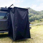 Ne&scaron;iojama automobilio &scaron;oninė du&scaron;o palapinė, automobilio RV galinės durys, furgono tualetas, privatumo pastogė, persirengimo kambarys, lauko stovyklavimas juoda