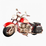 Raudonas motociklas nuotykiams, patvarus ir stilingas važiavimas vyrams, moterims, puikiai tinkantis važinėti miestu, kelionėms keliais ir sporto entuziastėms, galingas variklis