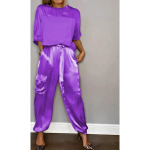 Moteri&scaron;kas vienspalvis lygaus satino trijų ketvirčių rankovių ir kelnių komplektas i&scaron; dviejų dalių 4XL violetinė