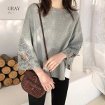 Dideli moteri&scaron;ki mar&scaron;kinėliai ilgomis rankovėmis, laisvalaikio netaisyklingos formos moteri&scaron;ki mar&scaron;kinėliai M juoda