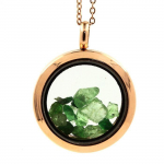 Pierres et Min&eacute;raux. Collier Grenat Tsavorite brut. Mod&egrave;le M&eacute;daillon 30 mm. Couleur Or rose.