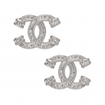 CHANEL [2023 m. Pavasaris ir Vasara] Dvigubo C logotipas Deimantais inkrustuoti Metaliniai Auskarai Moteri&scaron;ki Sidabriniai sidabras