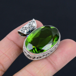 Peridoto brangakmenio pakabukas i&scaron; vientiso 925 prabos sidabro, papuo&scaron;alas, dovana unisex