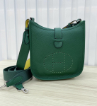 Vir&scaron;utinio sluoksnio karvės odos Aiden audinės rankinė 2025 naujo stiliaus tikros odos mini rankinė su H sagtimi, tu&scaron;čiaviduriu ra&scaron;tu, rankinė ant vieno peties 22x9x21 tamsiai žalia spalva