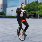24 colių raudonas lauko vienaratis su neslystančiais pedalais - reguliuojamo auk&scaron;čio vienaračio dviratis, palaiko 154 svarus balansui lavinti ir fitnesui raudona