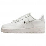Nike Air Force 1 07 Klasikiniai sportbačiai Moteri&scaron;ki sportbačiai Balti IU7558-030 39