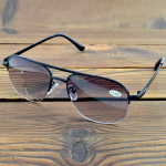 Dideli gradiento pilki lę&scaron;iai, apsaugantys nuo saulės spindulių patalpose N lauke matomi netoli N toli Progresyvūs kelių fokusavimo akiniai nuo saulės +0,75 iki +4