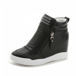 Moteri&scaron;ki padidinto auk&scaron;čio sportbačiai su vidiniu plei&scaron;tiniu kulnu, laisvalaikio batai 34 juoda