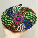 Ovalo formos strass kristalų delninė - žalia/mėlyna/fuksijos spalvos moteri&scaron;ka vakarinė rankinė ant peties vestuvėms ir banketui 18cmX11cmX7cm