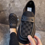 2025 m. pavasario ir vasaros nauji sportiniai ir laisvalaikio laisvalaikio bateliai su storu padu, patogūs, dezodoruojantys, universalūs, paprasti, vienu pedalu apsiaunami vyri&scaron;ki batai 39 juoda