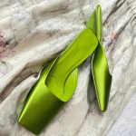 Auk&scaron;tos kokybės žali &scaron;ilkinio satino moteri&scaron;ki &scaron;lepetės Paprasti eleganti&scaron;ki temperamentingi sandalai Komfortas Namai Įžymybė &Scaron;ventė Auk&scaron;takulniai Batai 35