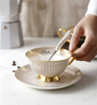 1 rinkinys Bone China puodelio ir lėk&scaron;tutės baltos/juodos tinklelio kavos puodelio aukso kra&scaron;teliu intarpo dovana