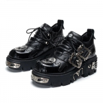 Vyri&scaron;ki ir moteri&scaron;ki vintažiniai roko batai porai Nauji tamsiai punk odiniai retro batai metaliniai ni&scaron;inio dizaino unisex vienos platformos batai 36