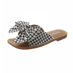 Moteri&scaron;kos mados peteli&scaron;kės &scaron;lepetės Mielos plok&scaron;čios neslystančios basutės 35 leopardo ra&scaron;to spalva