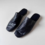 Retro kvadratinės galvos slip-on &scaron;lepetės moteri&scaron;kos vasarinės lauko avalynė prancūzi&scaron;kos atsitiktinės plok&scaron;čiapadės basutės naujos 2025 m. mados guminės patobulintos versijos 35 juoda