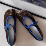 &bdquo;Tabi&ldquo; padalintų pir&scaron;tų baleto bateliai moterims pavasario ir rudens aksominės sagties dirželiu &bdquo;Mary Jane&ldquo; eleganti&scaron;kos flanelinės mink&scaron;tos moteri&scaron;kos mokasinai 35 kava