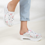 Moteri&scaron;kos ortopedinės klumpės, medicininiai sabo batai, neslystantys &scaron;lepetės, slaugytoja, gydytojas, aku&scaron;erė 42