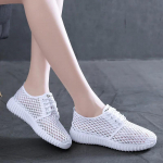 Madingi moteri&scaron;ki batai su i&scaron;kirpimais, kvėpuojantys, suvarstomi plok&scaron;čiapadžiai, kvėpuojantys tinklelio lengvi batai, kasdieniai universalūs sportbačiai Zapatos De Mujer 35