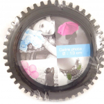 Les Tr&eacute;sors De Lily [Q9698] - Cadre photo r&eacute;sine 'Scarlett' noir (roue) - photo 13 cm juoda