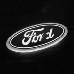 Automobilio lipdukas 2026 LED &scaron;viesos logotipaslipdukas Ford Explorer F150 F250 Focus Mondeo priekinei emblemai uodegos lipdukams automobilio stiliui galinei emblemai 14.5X5.6cm balta