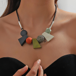 1vnt Bohemijos vintažinio etninio stiliaus trumpos raktikaulio grandinės perdėtos geometrinės netaisyklingos megztinio grandinėlės asmenybės ypatingo dizaino moteri&scaron;kas karoliai žalia