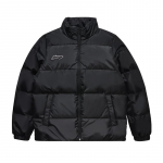 Li Ning logotipas spausdintas &scaron;ilta trumpa stovima apykakle laisva kasdienė lauko užtrauktuku storesnė pūkinė striukė unisex striukė juoda YMRU023-1 2XL