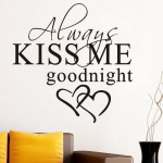 ALWAYS KISS ME GOODNIGHT LOVE&ldquo; Sieniniai lipdukai miegamojo nuimami lipdukai &bdquo;pasidaryk pats&ldquo; 21x57cm juoda
