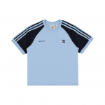 Adidas Originals X Sporty & Rich SS23 Dryžuoti Kontrastingi Logotipo Spaudiniai Trumpinti Laisvi Atsitiktiniai Trumpomis Rankovėmis Mar&scaron;kinėliai Moteri&scaron;ki Vir&scaron;utiniai Drabužiai Mėlyni IN5250 XS