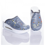 Moteri&scaron;kos ortopedinės klumpės, medicininiai sabo batai, neslystantys &scaron;lepetės, slaugytoja, gydytojas, aku&scaron;erė 42