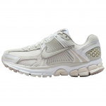 Nike Air Zoom Vomero 5 FJ2028-107 kedai moterims, gelsvai mėlyni, su odiniu pamu&scaron;alu ir gobtuvu. 40