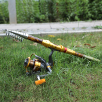 Spininginė me&scaron;kerė ir ritė 1,8&ndash;2,7 m anglies pluo&scaron;to me&scaron;kerė su me&scaron;kerės rinkiniu 2.4m&2000