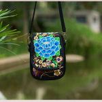 Madinga kelioninė telefono piniginė Nacionalinė drobė ant peties Mažas vintažinis Boho etninis siuvinėjimo krep&scaron;ys moterims Kelioninis krep&scaron;ys gėlių