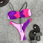 Spalvingas susirauk&scaron;lėjęs suvarstytas bikinis, moteri&scaron;kas maudymosi kostiumėlis, moteri&scaron;kas maudymosi kostiumėlis Dviejų dalių bikinio rinkinys Auk&scaron;to kirpimo maudymosi kostiumėlis.