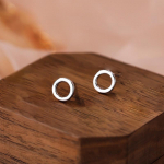 S999 gryno sidabro geometrinis apskritimas ausų segtukai Moteri&scaron;ki ni&scaron;inio dizaino auskarai, paprasti, madingi, otikos sidabro papuo&scaron;alai